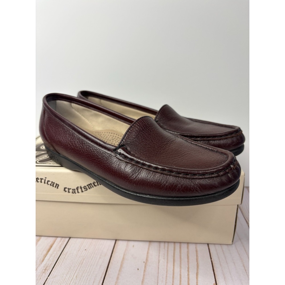 SAS Women's Leather Slip On Loafers Burgundy Size 6.5N